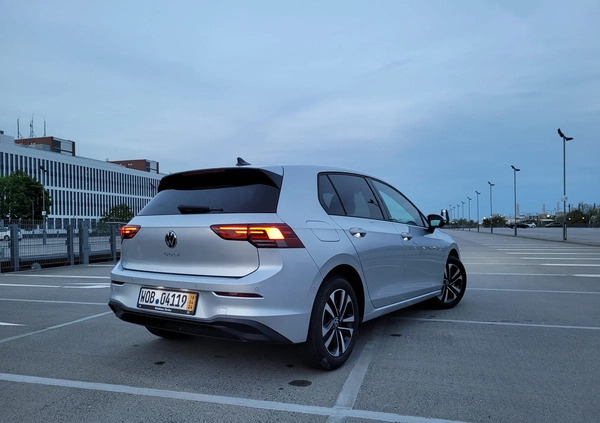 Volkswagen Golf cena 73500 przebieg: 3200, rok produkcji 2020 z Gdynia małe 596